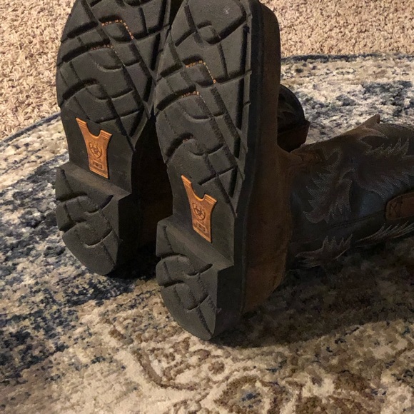 Sold on other site. Steel toe ARIAT work boots. - Picture 4 of 6